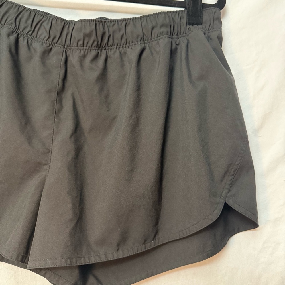 Old Navy Quick Dry Shorts - Picture 9 of 10